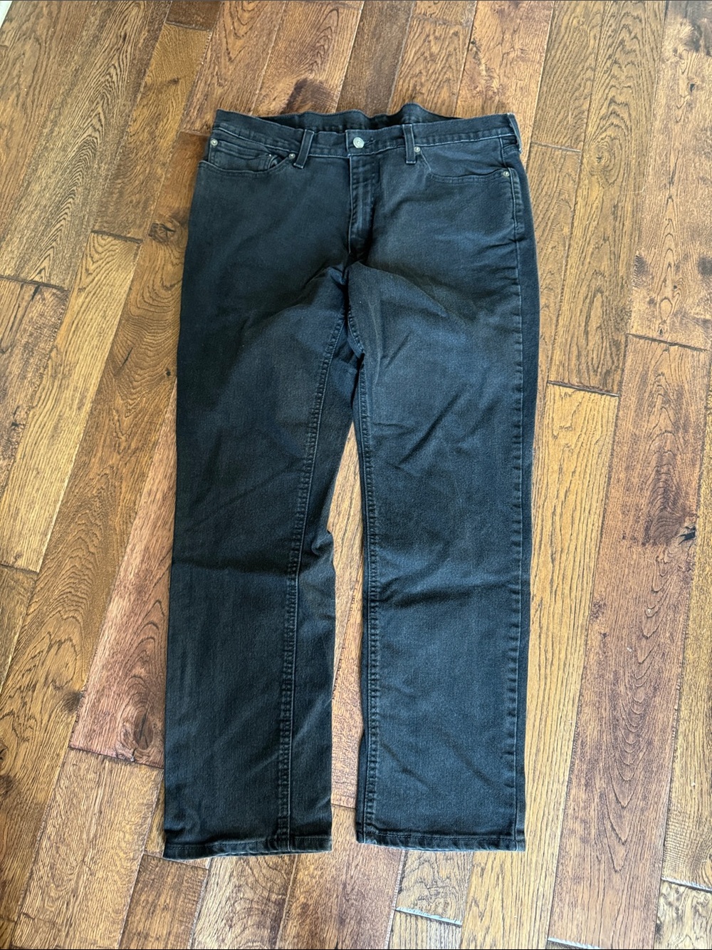 Black Men's Levi Jeans - Classic Straight Fit